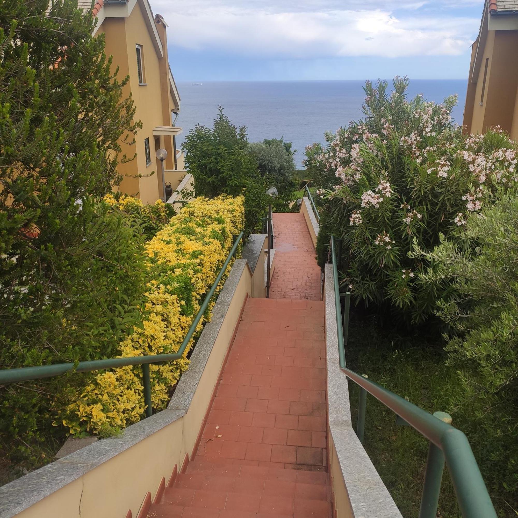Il Giardino Sull'Isola - Appartamento - Bergeggi Buitenkant foto
